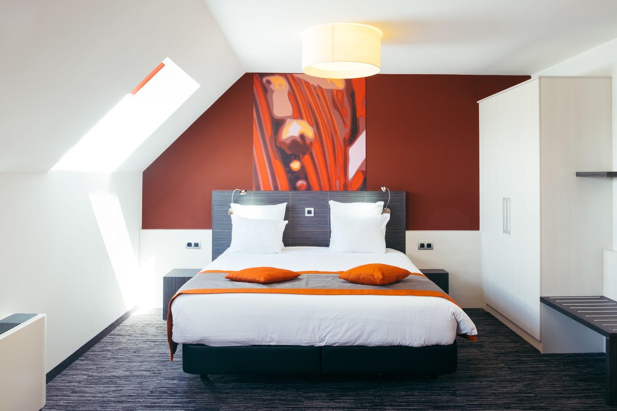 Orange Hotel Ла-Лувьер Экстерьер фото