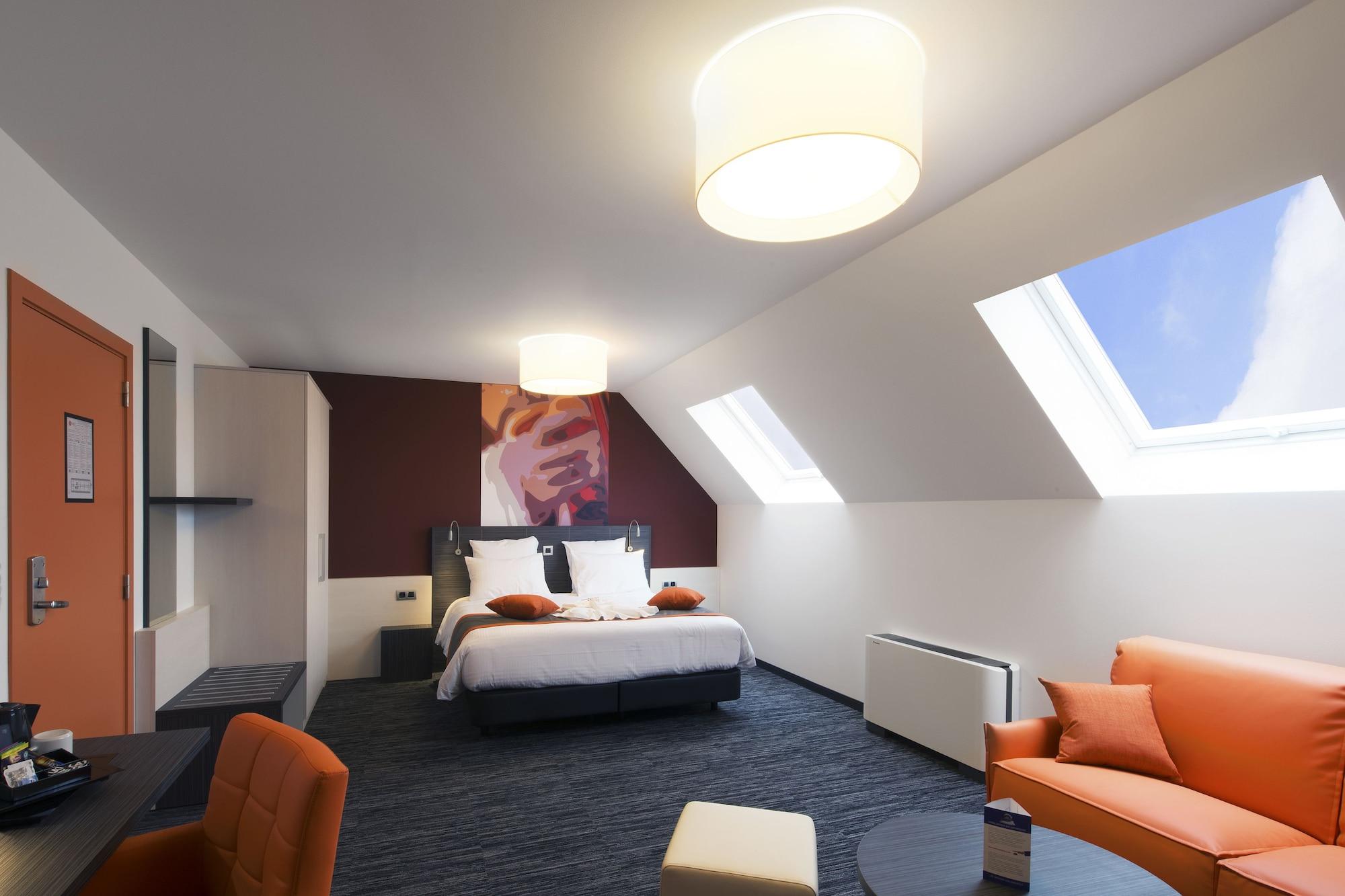 Orange Hotel Ла-Лувьер Экстерьер фото