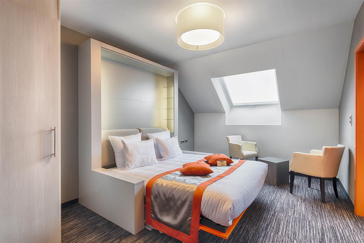 Orange Hotel Ла-Лувьер Экстерьер фото